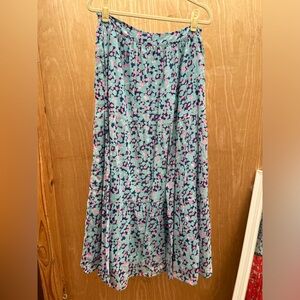 Spring floral skirt with pockets